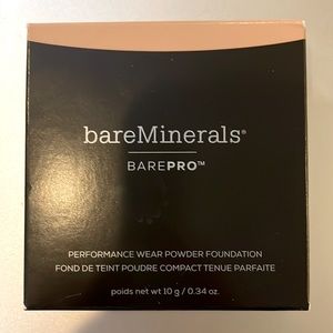 bareMinerals BarePro Performance Wear Powder Foundation Golden Nude 13